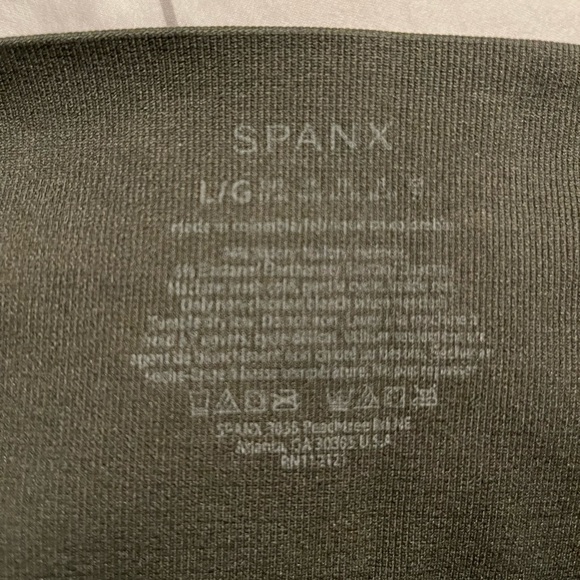 SPANX Look at Me Now Seamless Leggings in Green Camo - Picture 3 of 4